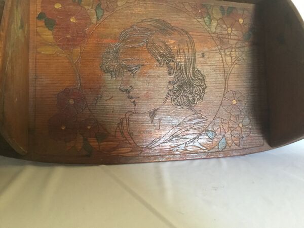 Étagère bois décor 1900 pyrogravé art nouveau art déco signée époque gallé, majorelle