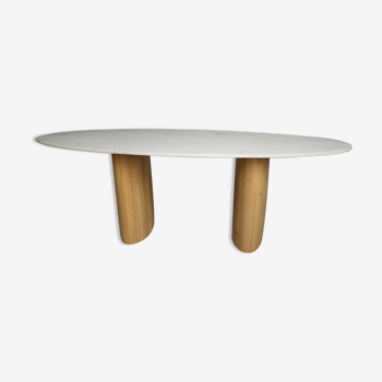 Oval table in Carrara marble and wood