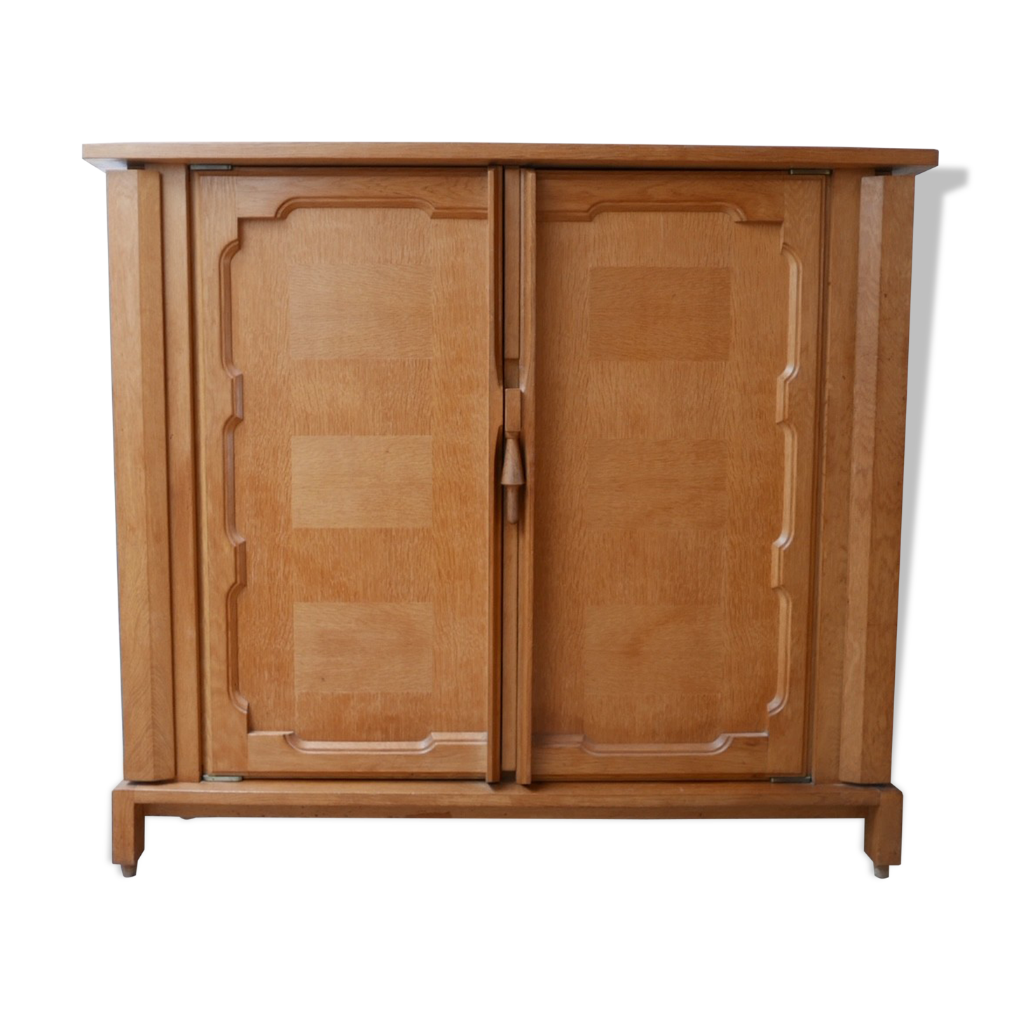 Armoire 'Bouvine' de Guillerme et Chambron