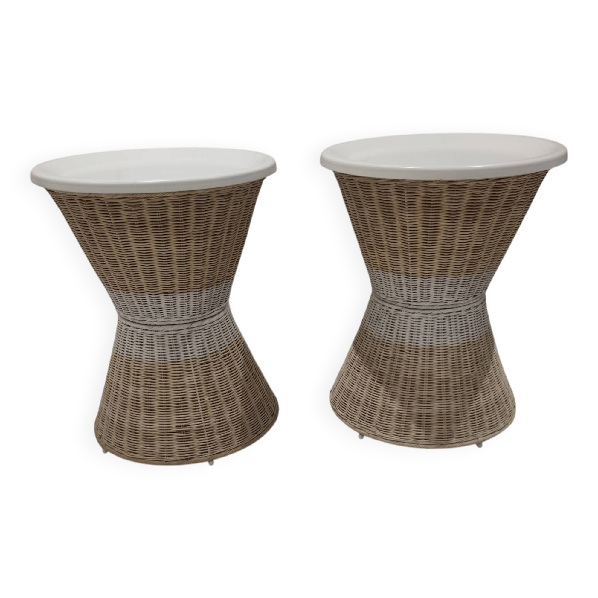 Lot de 2 tables d'appoint/de chevet en osier avec espace de rangement