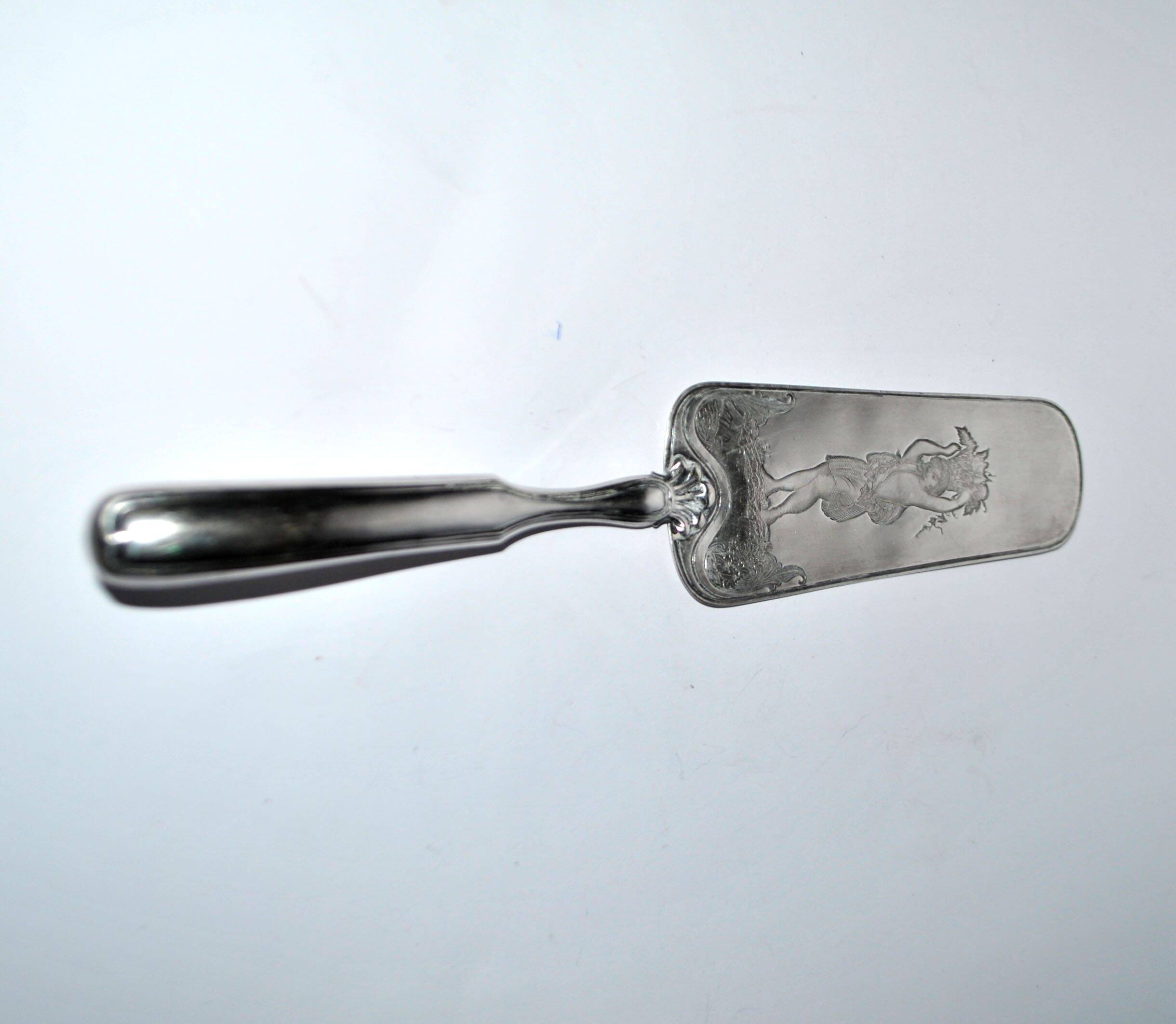 Cake server with engraved decoration Bacchus Vintage Silverware