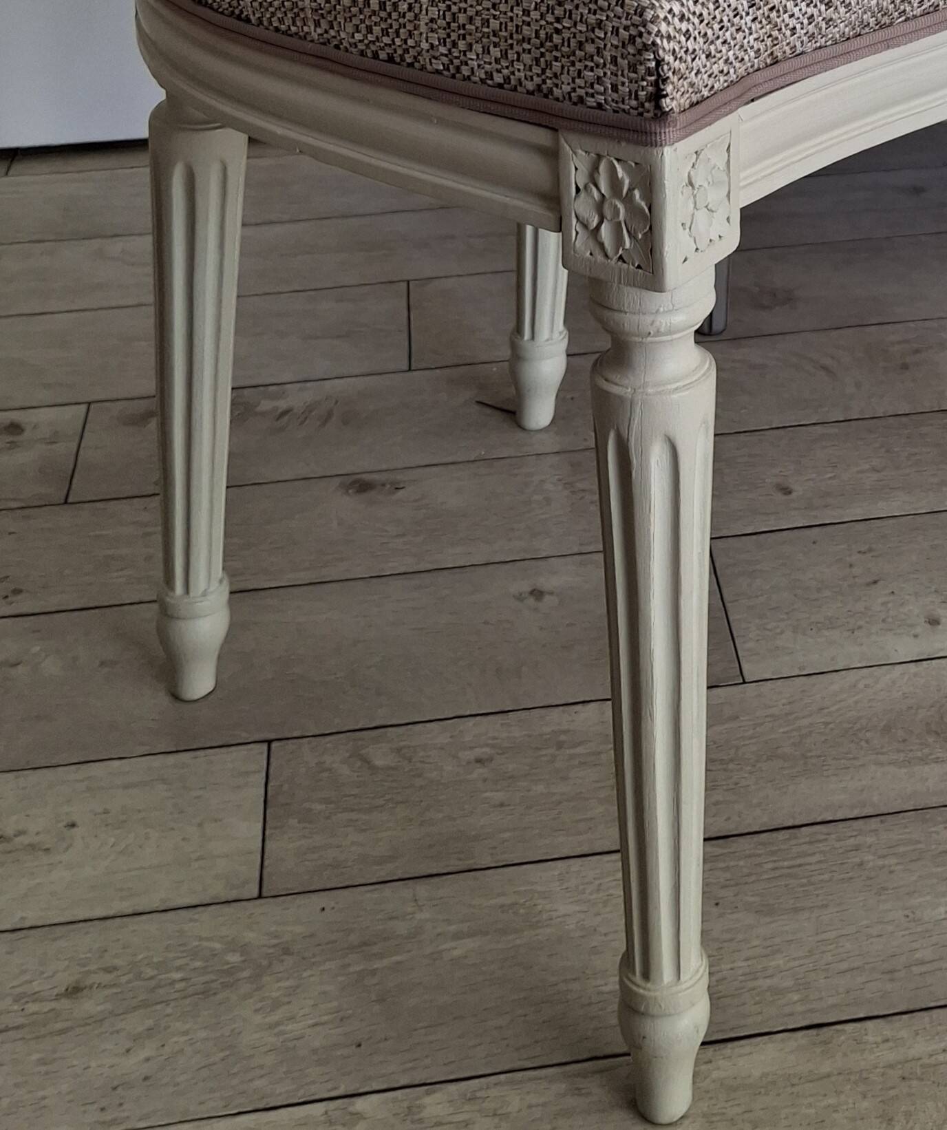 Louis XVI Medallion Chair