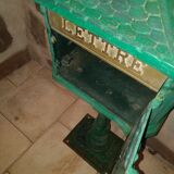 Cast-iron mailbox