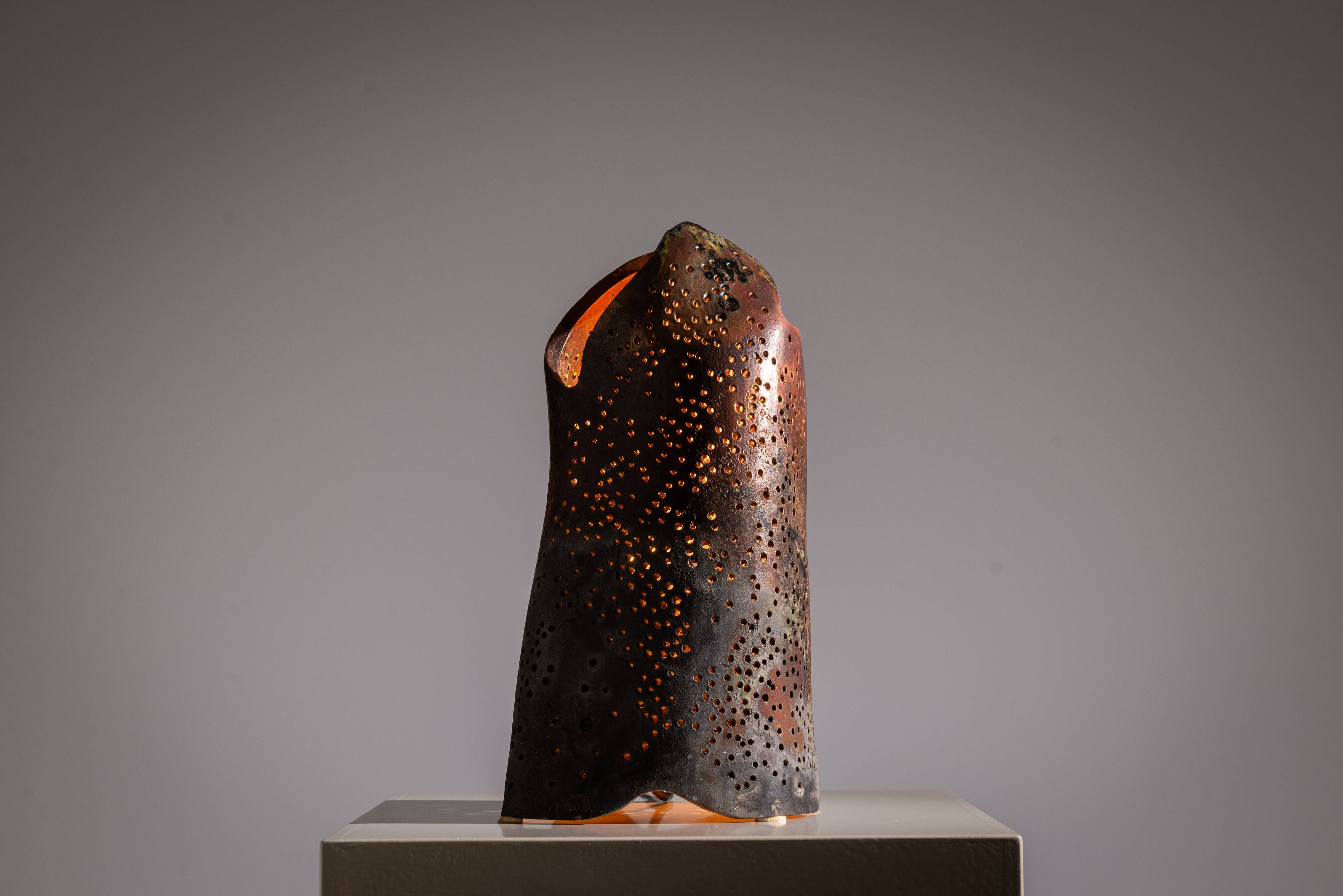 Sculptural ceramic table lamp