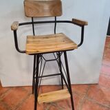 Bar chair made of iron and wood