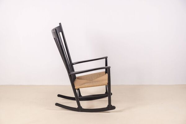 Fauteuil à bascule noir Hans J. Wegner J16, 1969 FDB