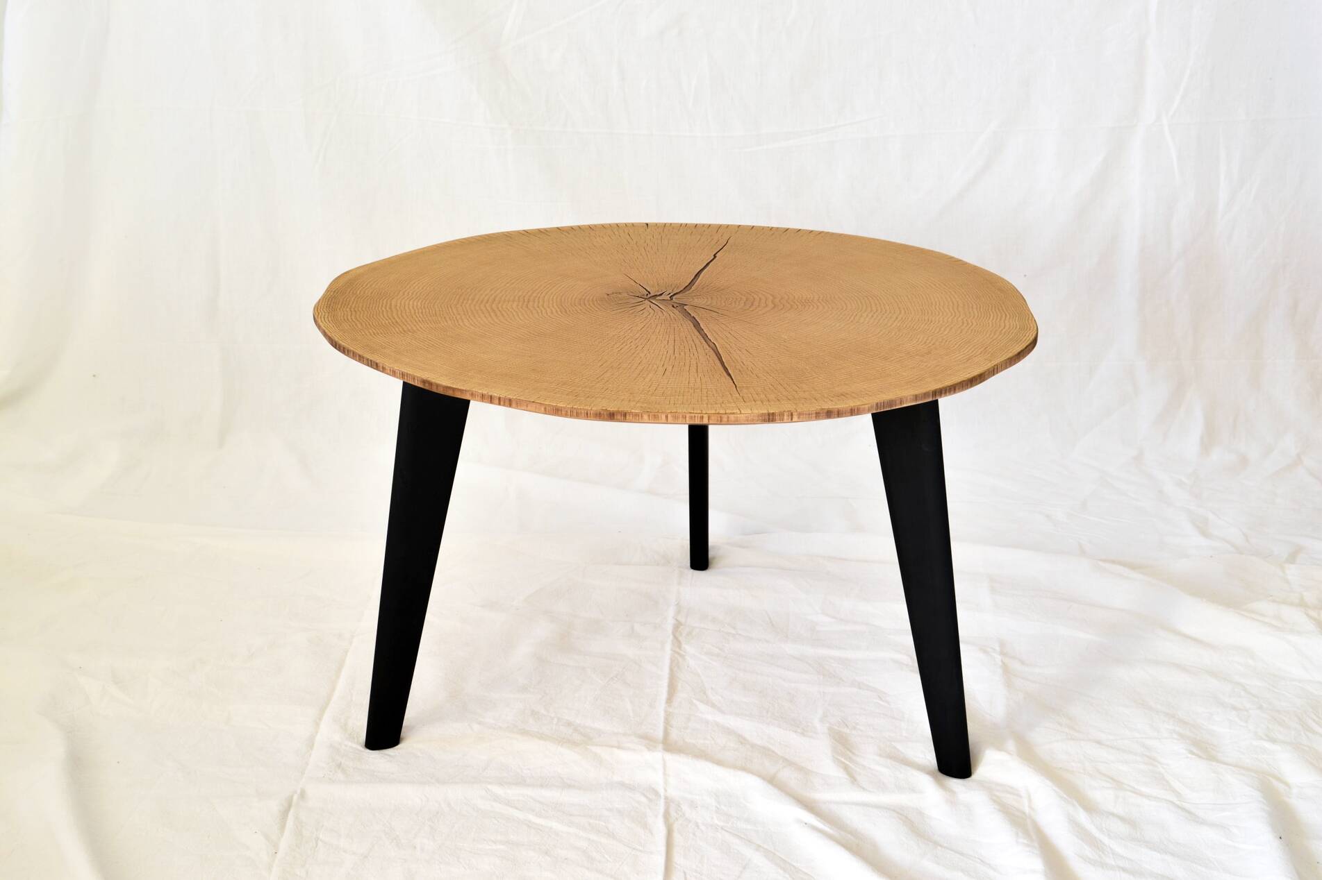Wooden coffee table, round, oak trunk