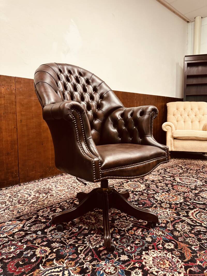 Classic English Chesterfield dark brown office chair