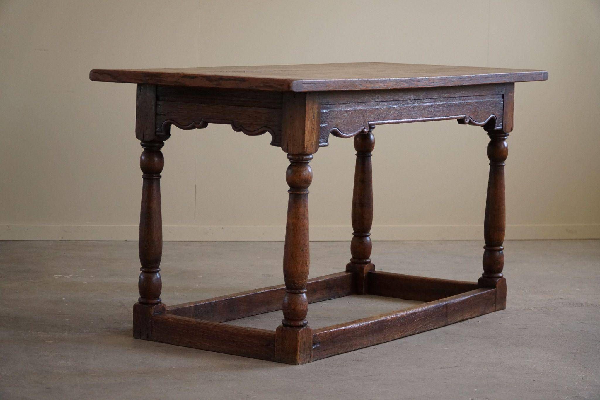Bureau / Table à manger par ébéniste danois en chêne, style baroque, années 1970