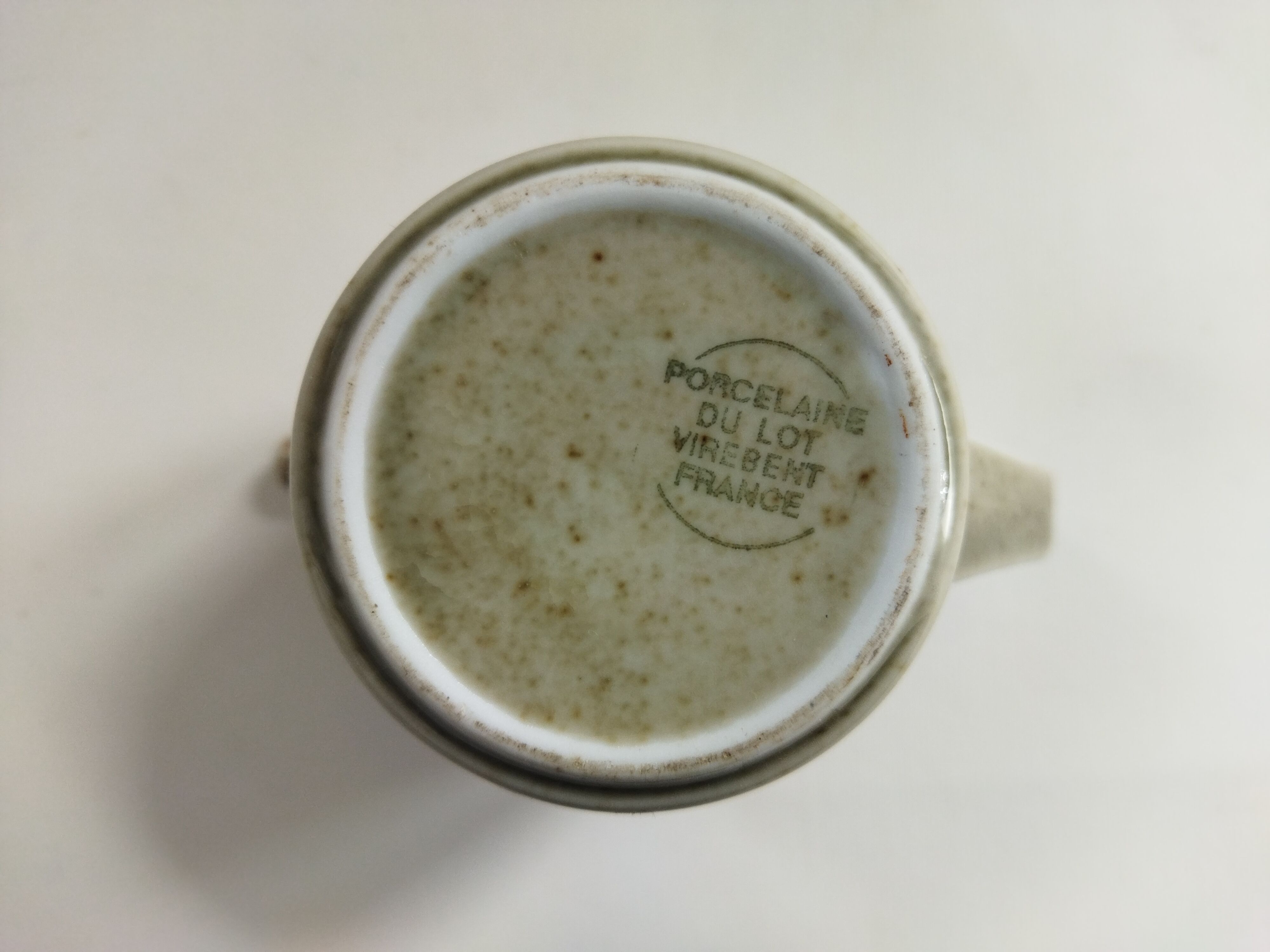 Porcelain teapot & creamer from lot virebent