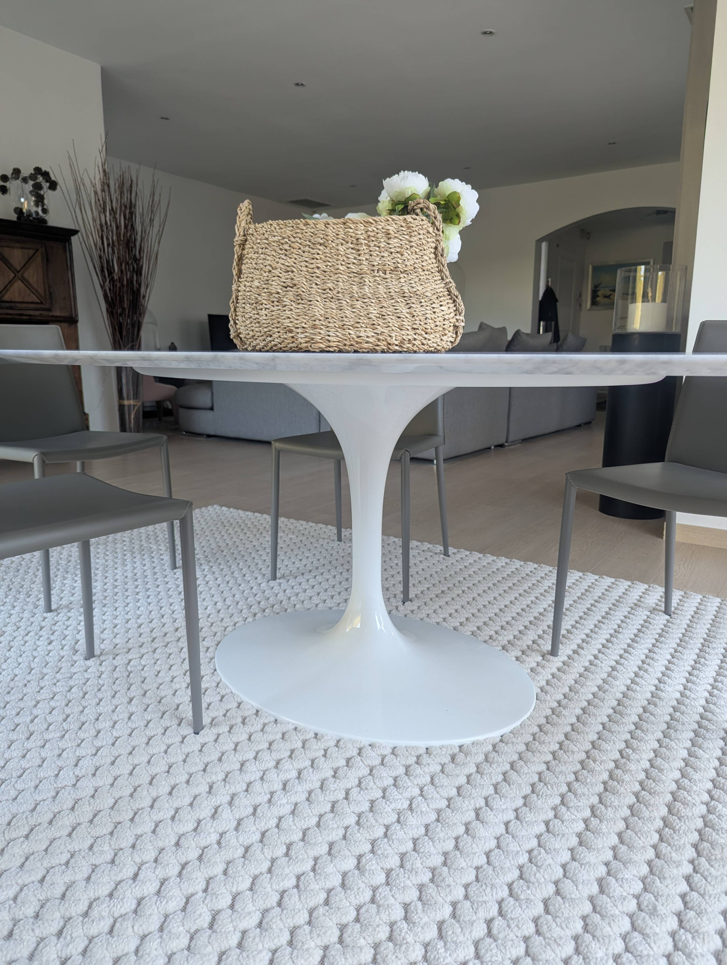 Tulip Oval XL Table Classic Design Italy inspired by Saarinen