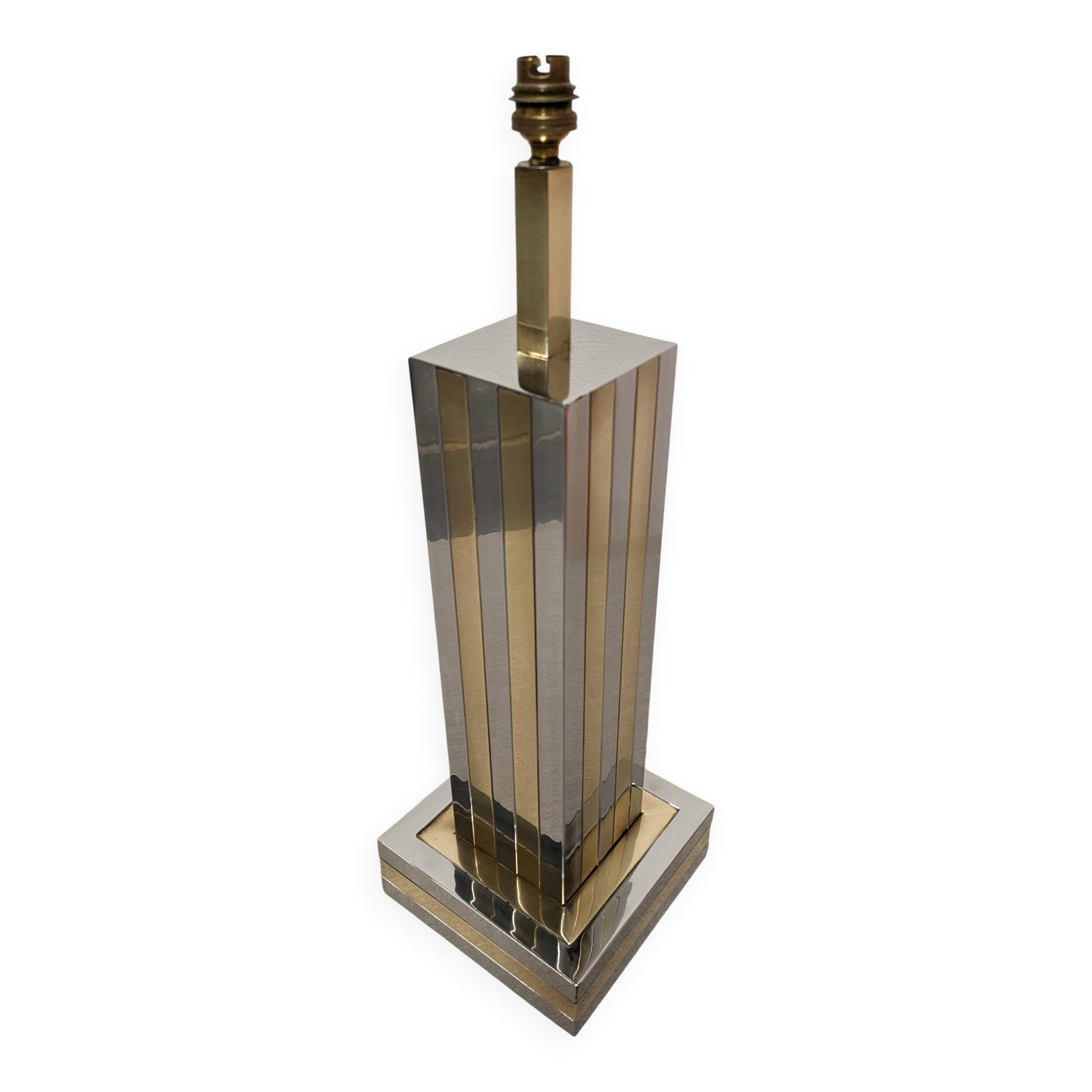 Hollywood Regency lamp base in brass by Roméo Rega, Italy circa 1970.