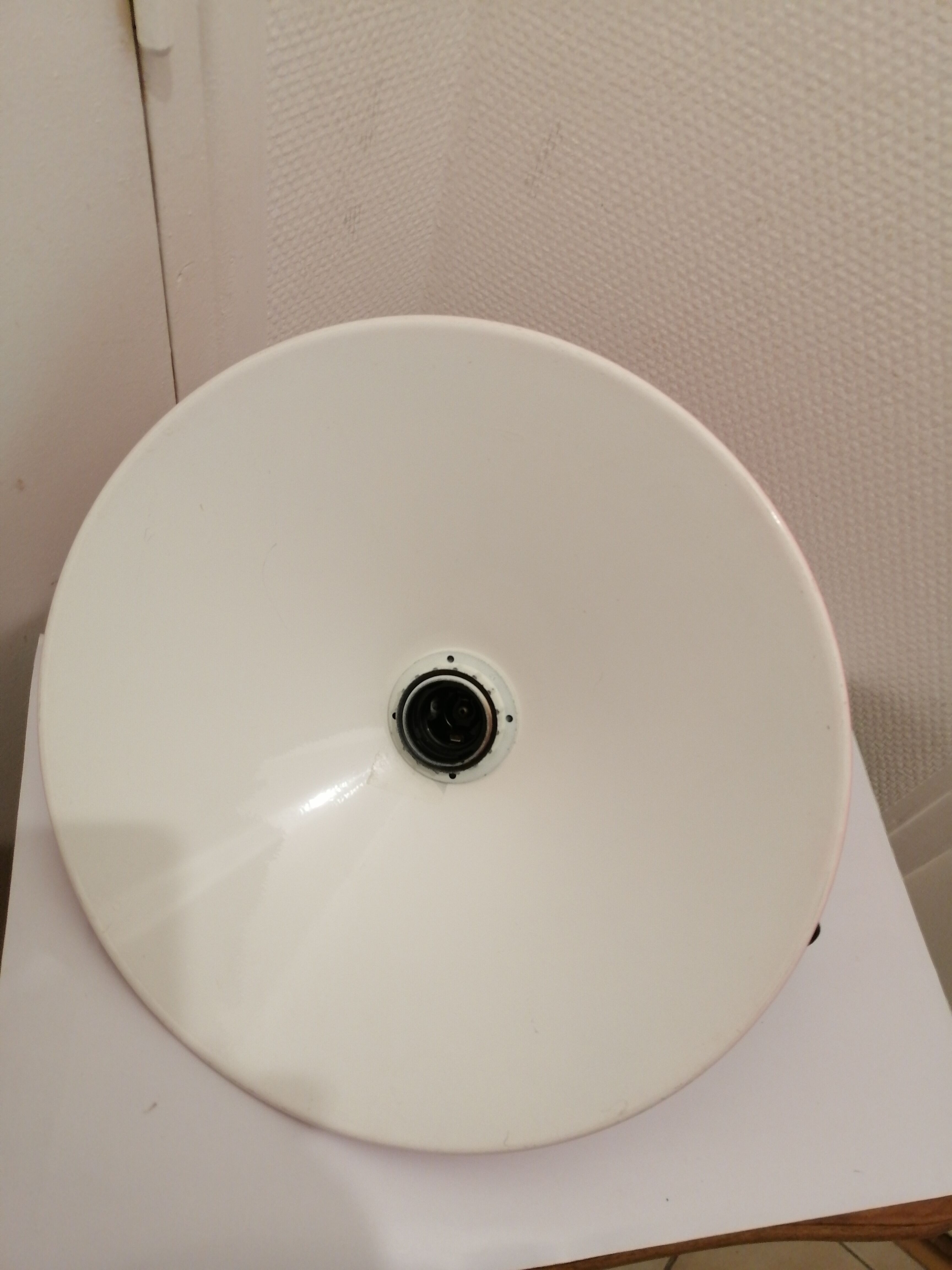 Enamelled sheet hanging lamp