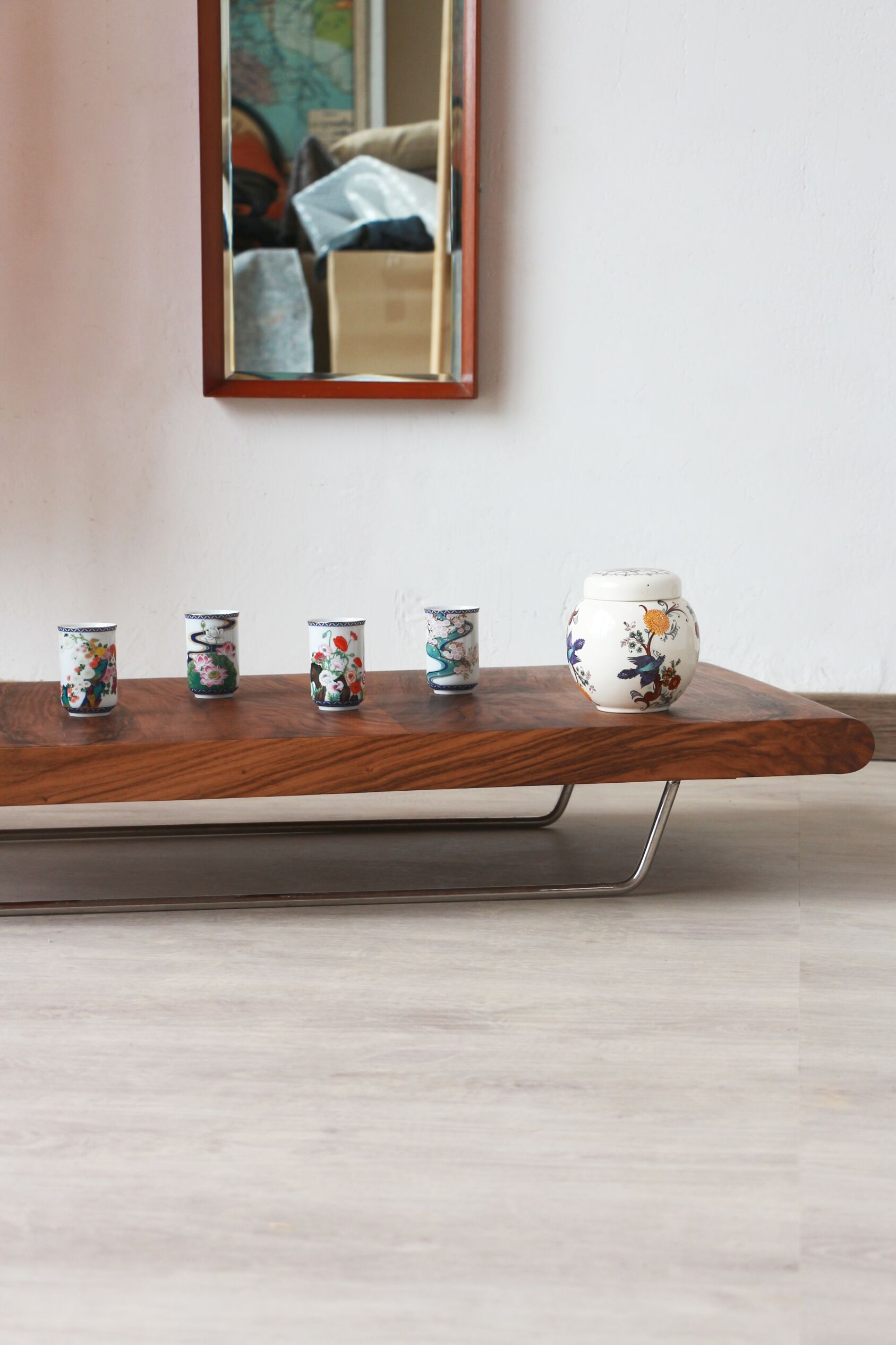 Design coffee table - Walnut