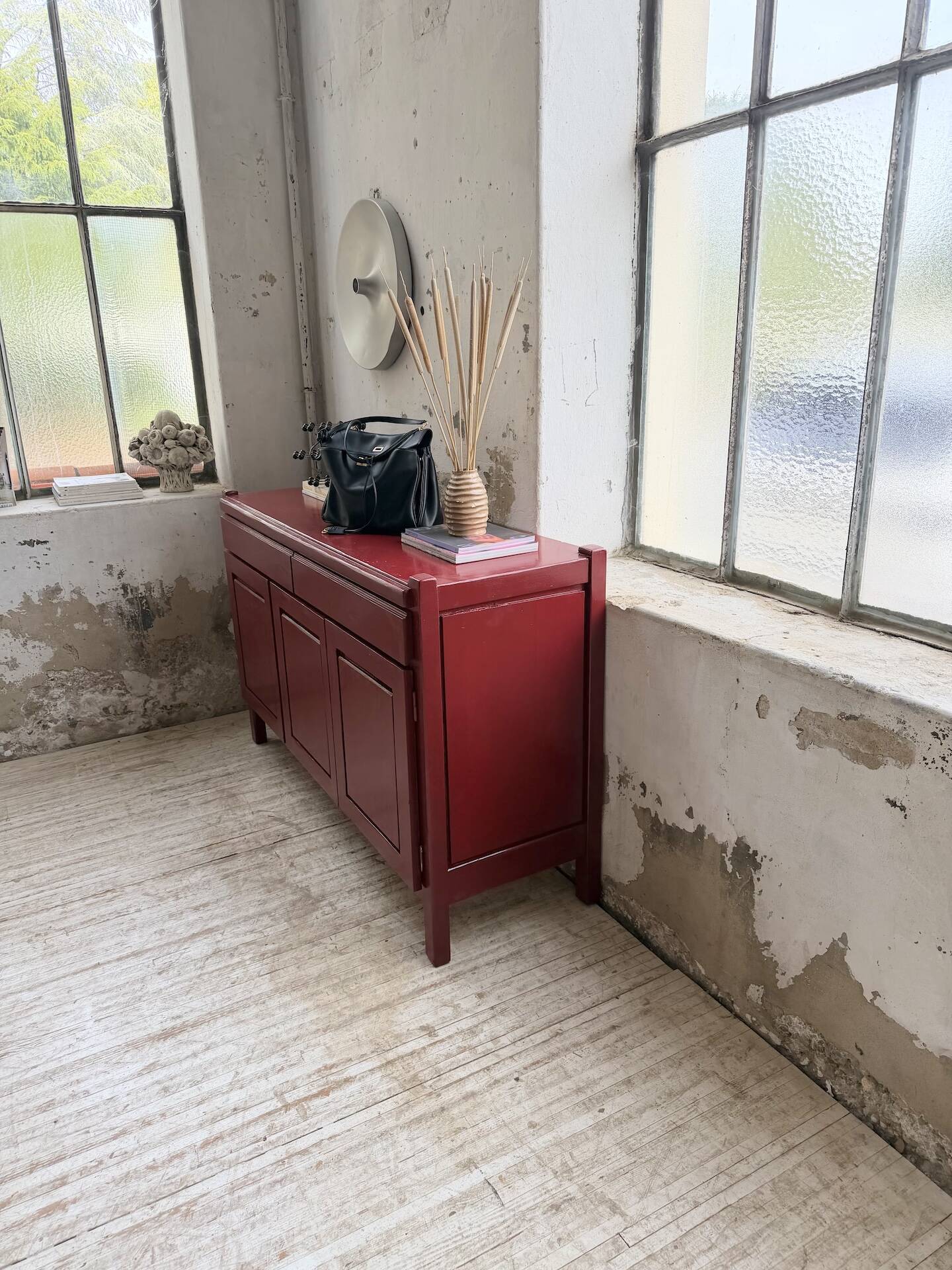 Red lacquered enfilade 1970 160cm