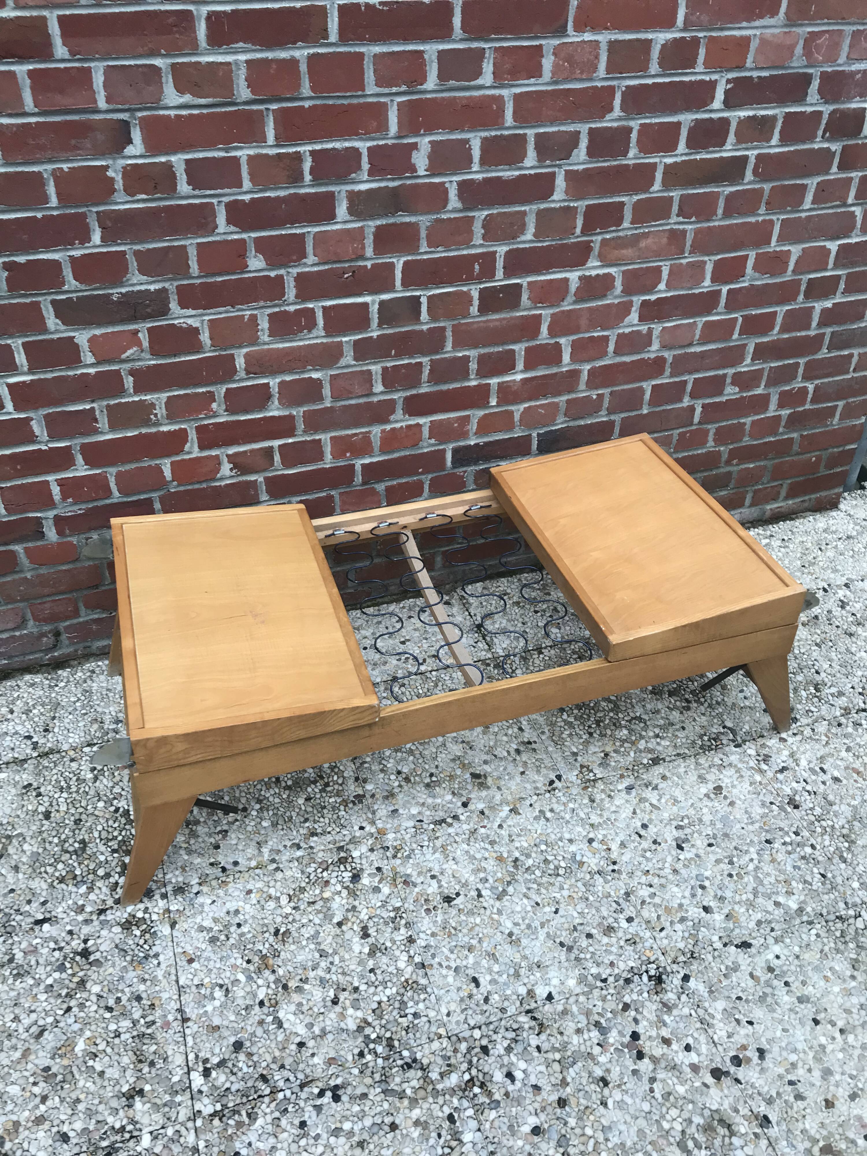 Day bed vintage compass feet