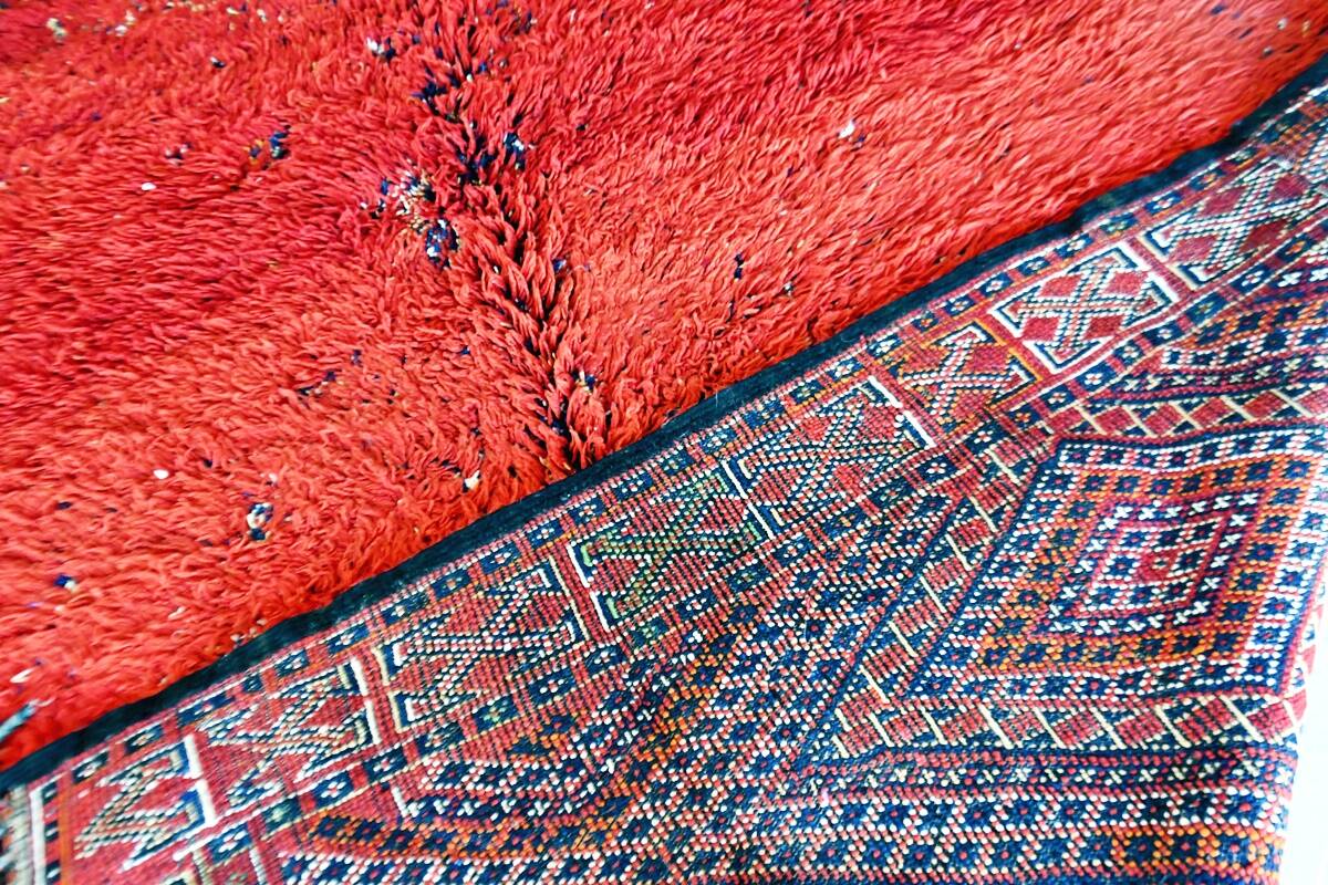 Moroccan Berber rug Beni Mguild vintage 255 x 206 cm