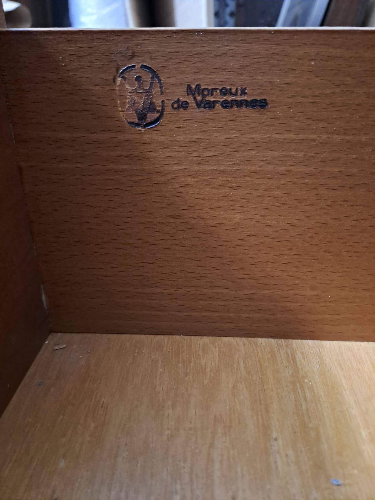 Mahogany chest of drawers