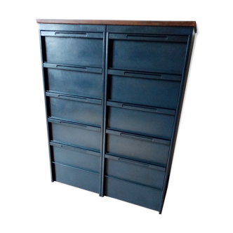 Metal clamshell furniture