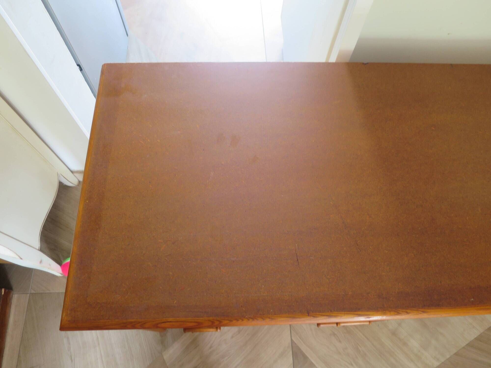 Vintage cane rattan desk with a large top and 5 drawers - 1960s/70s.