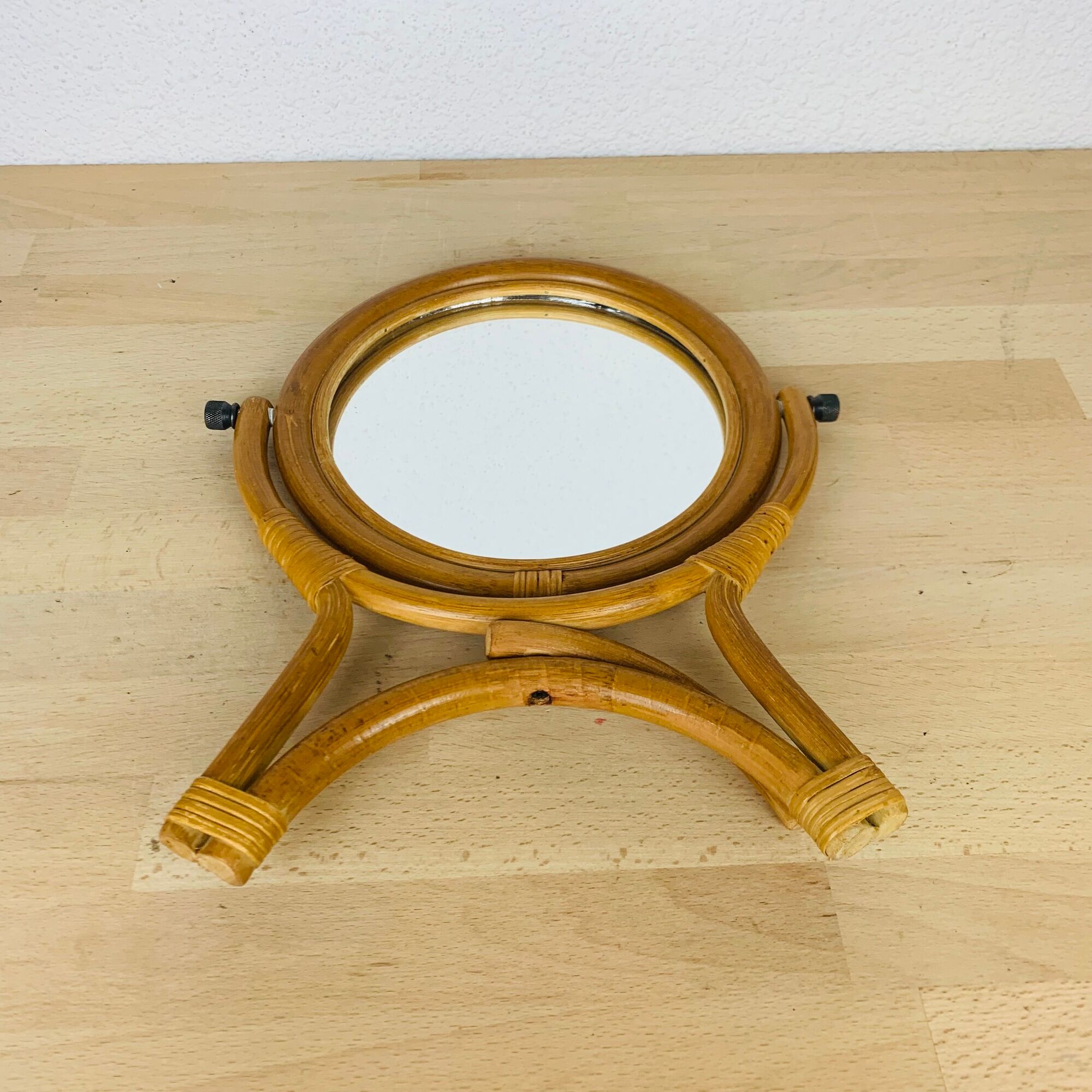 Rattan mirror on foot to pose vintage dressing table 60s