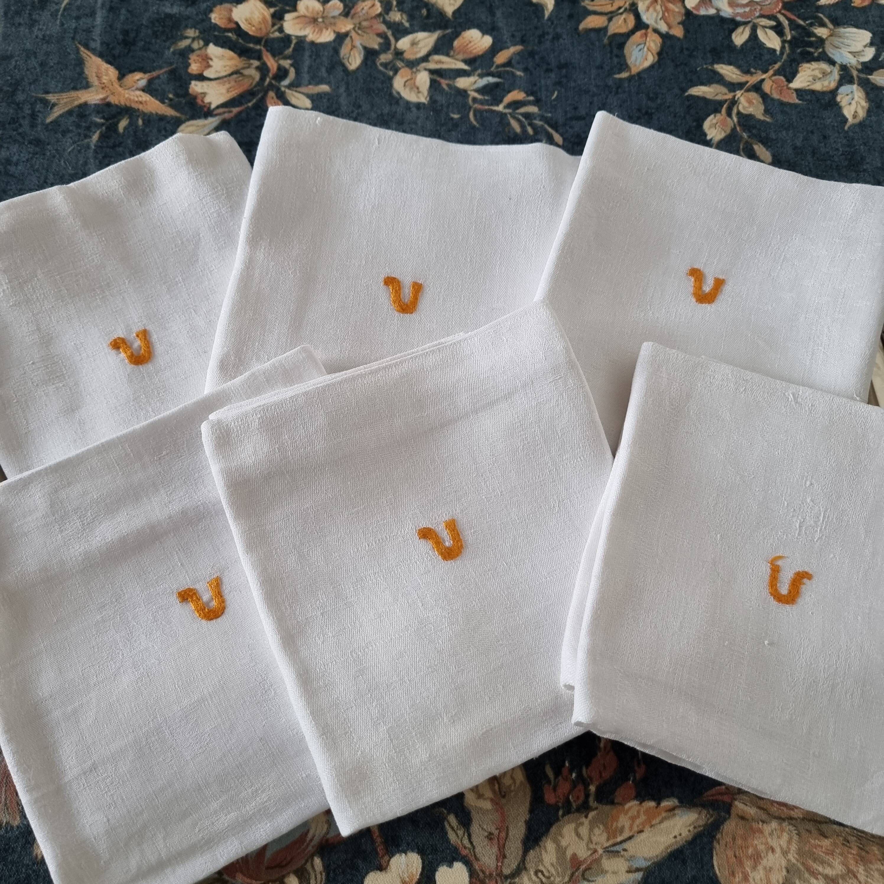 8 Anagram “V” Orange cotton fabric napkins