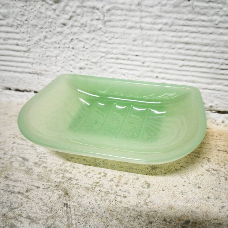Opaline soap dish