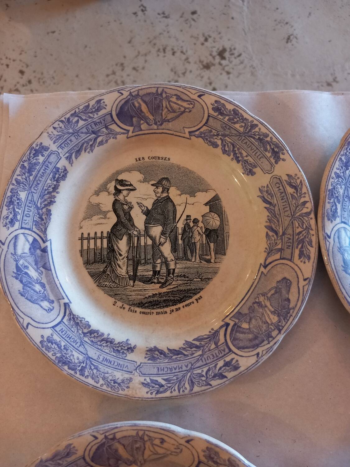 6 Talking plates. Old races