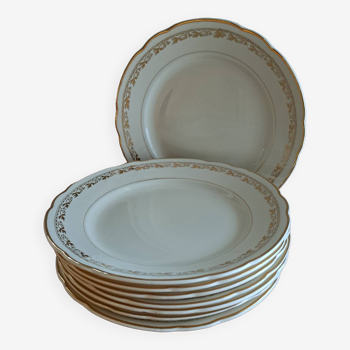 Suite of 8 Villeroy and Boch plates