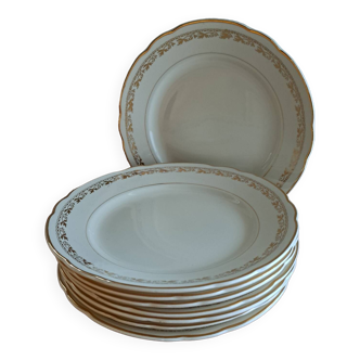 Suite of 8 Villeroy and Boch plates