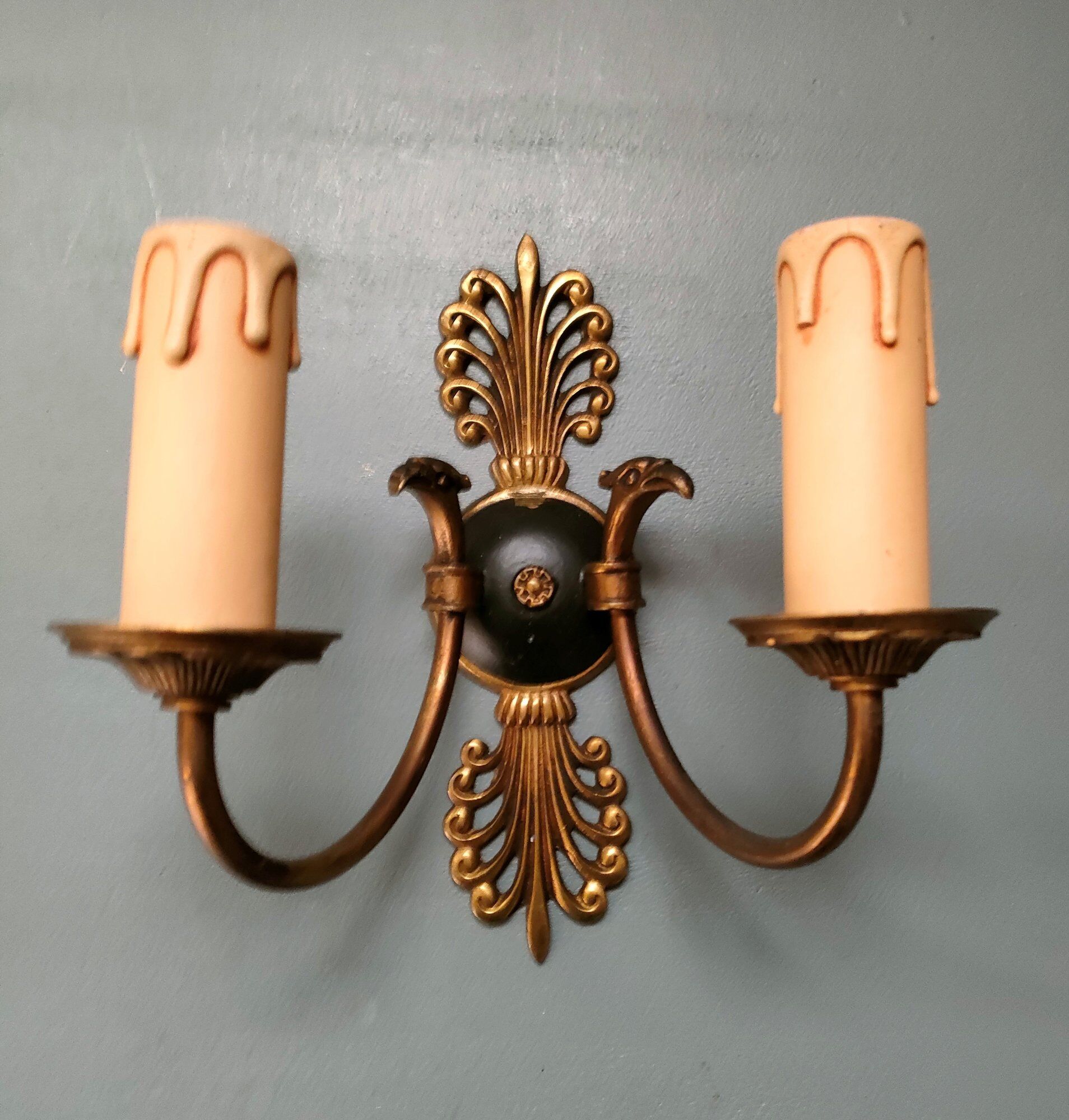 Pair of Empire eagle's head sconces in Palmettes 1900/1920