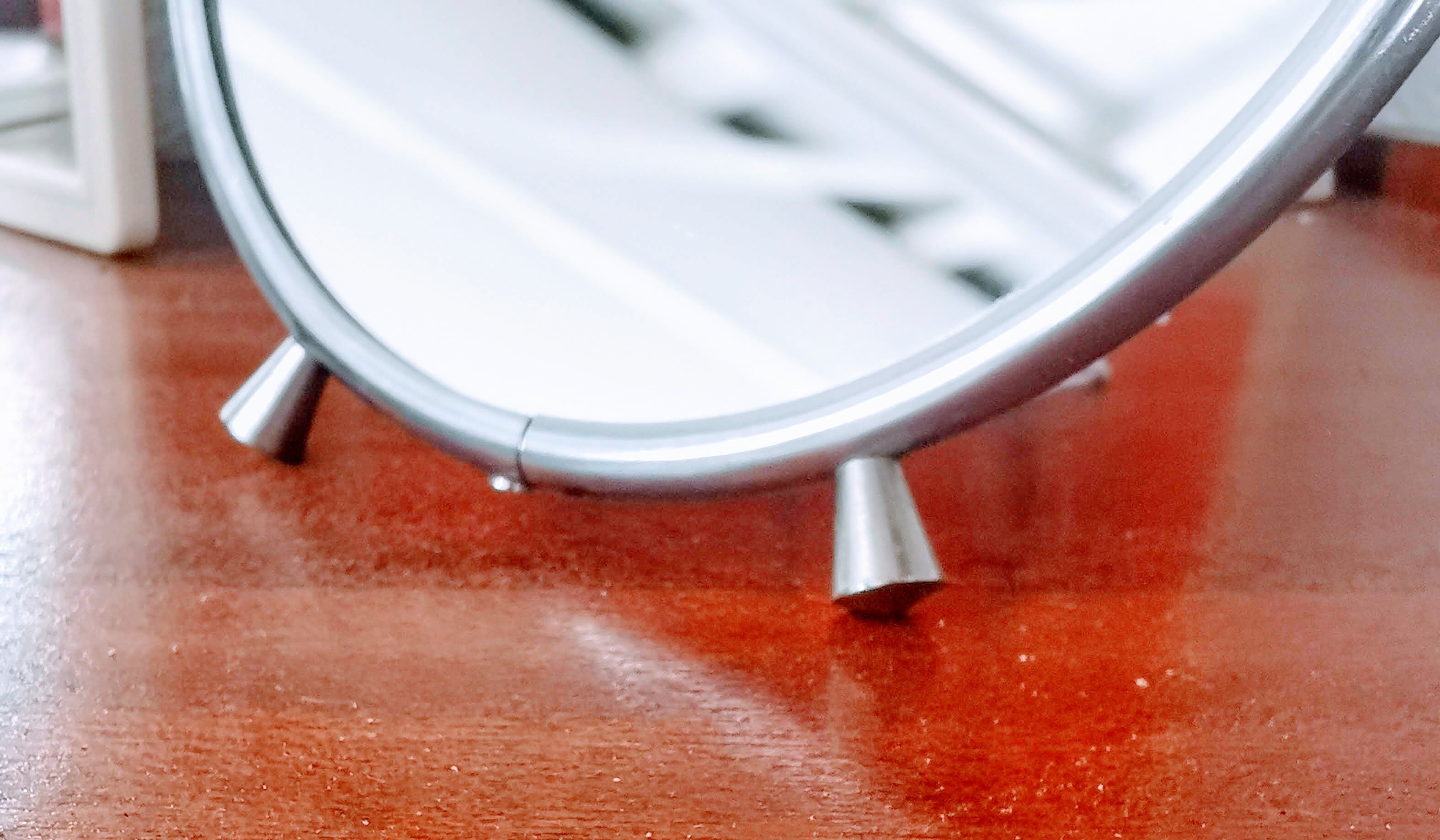 Growing barber mirror