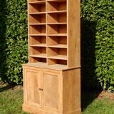 Superbe ancien meuble de métier à casiers et placard en chêne massif