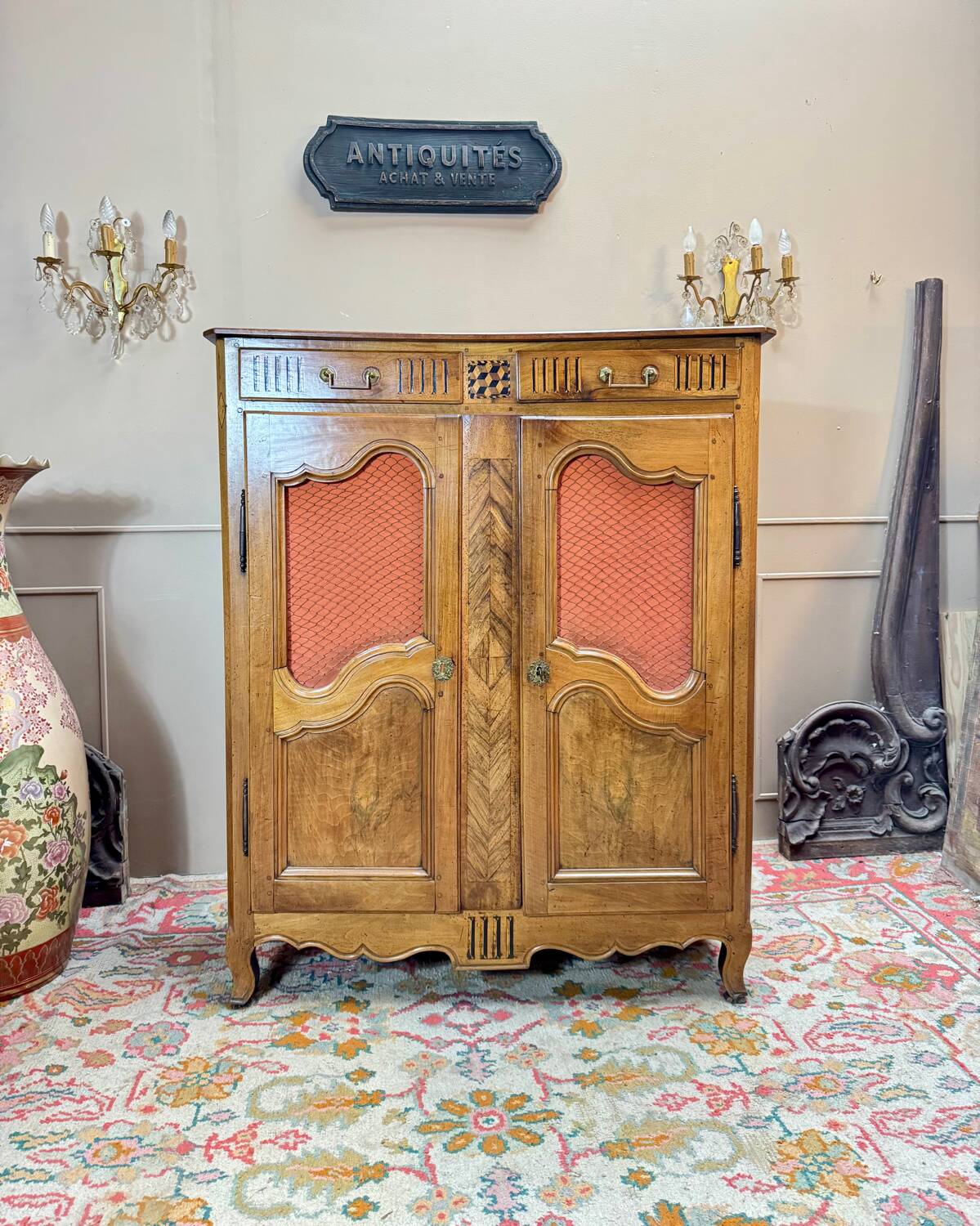 Walnut cabinet from the louis xv xviii century