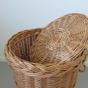Rattan basket with handles and lid 60/70