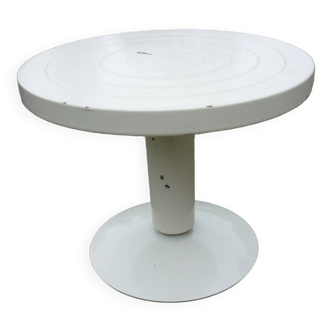 Table rotating harness