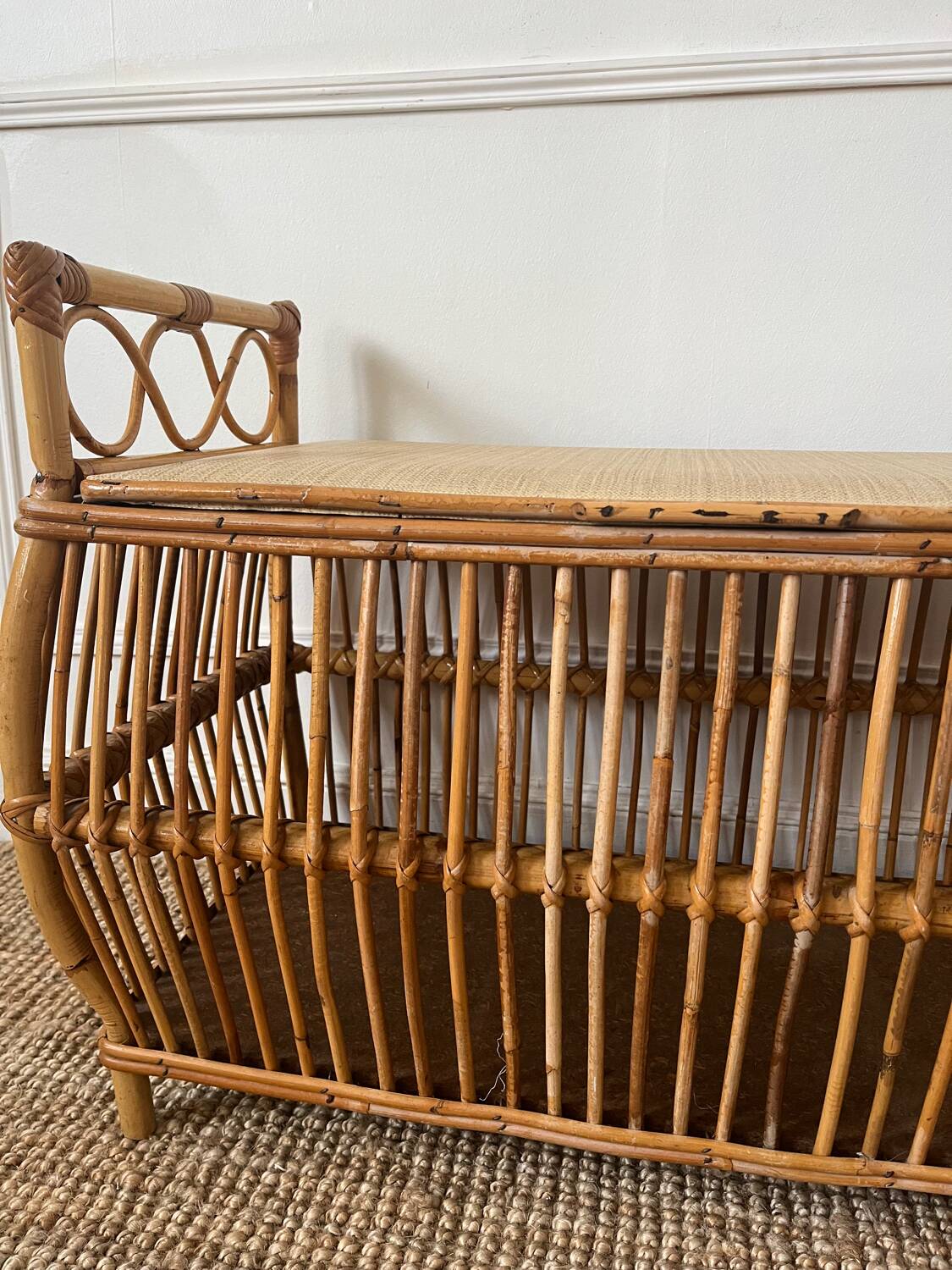 Coffre à jouets en rotin vintage
