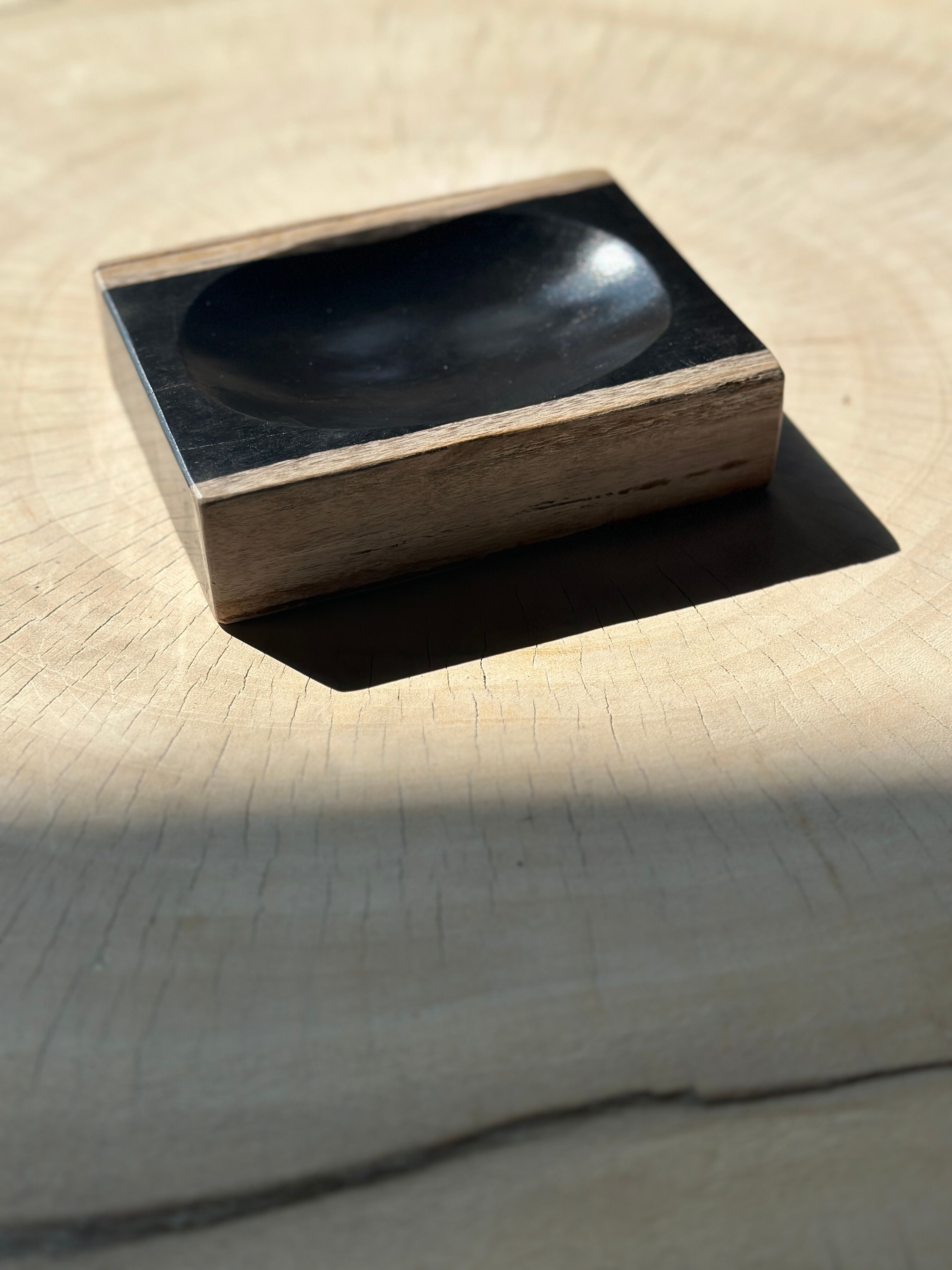 Porte savon en bois pétrifié bandes blanches de chaque côté