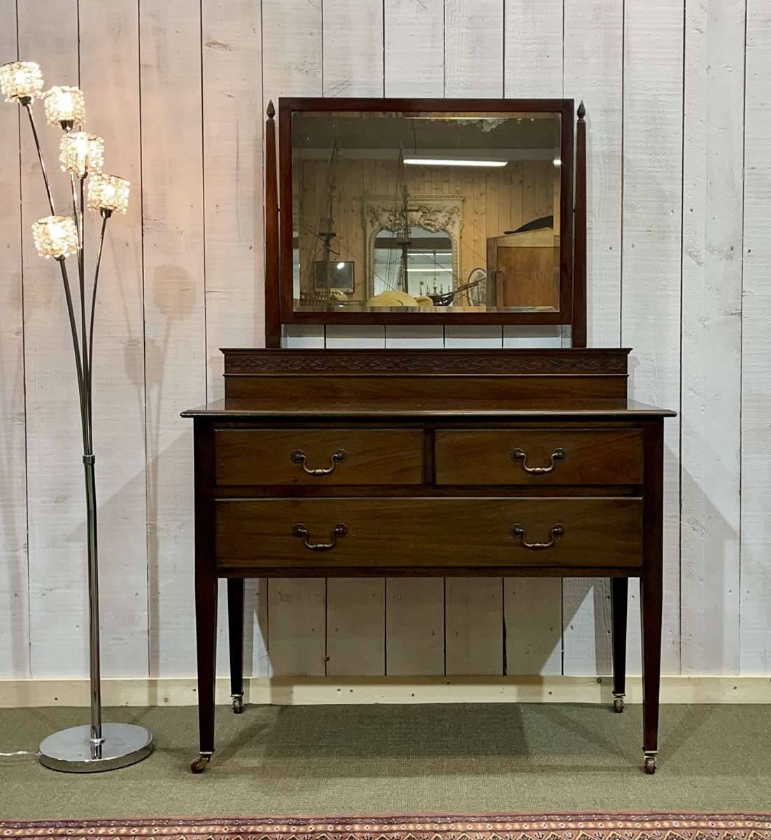 English mahogany dressing table from the early 20th century