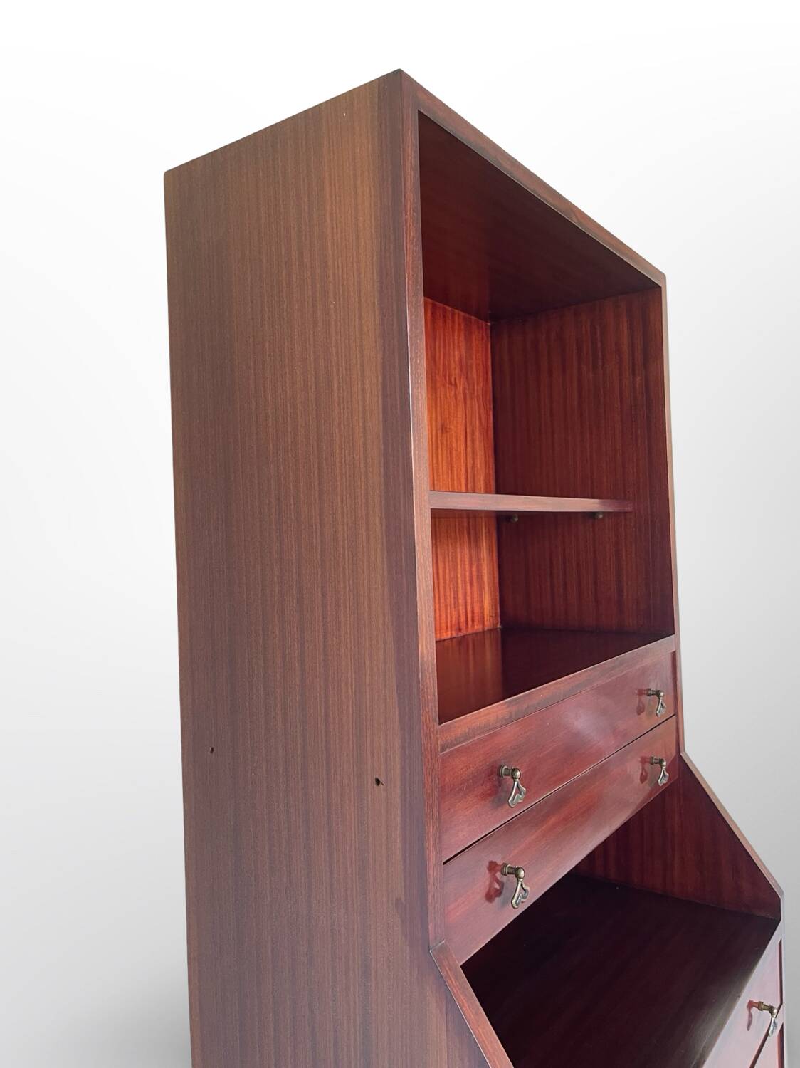 Bibliothèque italienne en bois et placage d'acajou, années 1960.