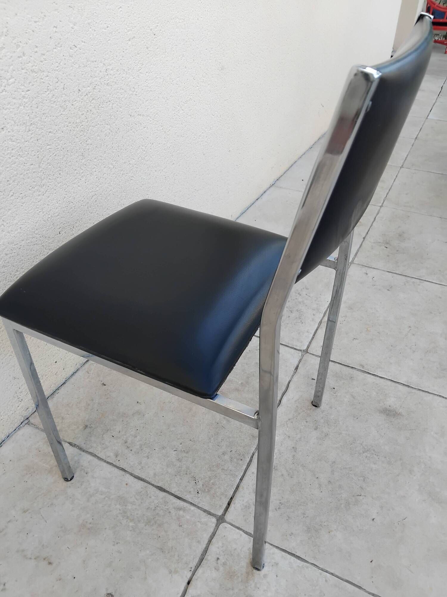 Vintage LAFARGUE chair, 1970s design, chrome.