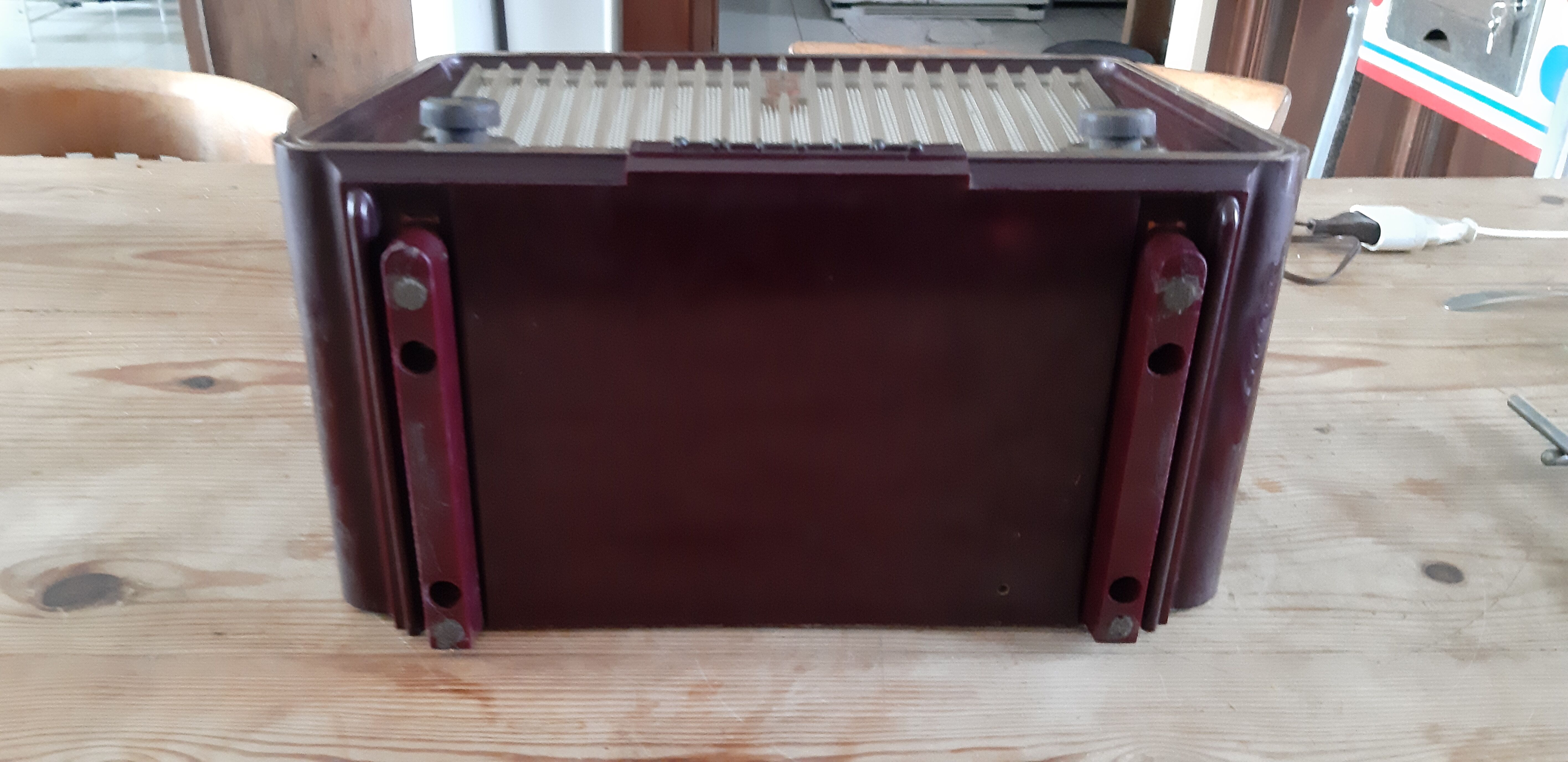 Philips vintage radio in bakelite