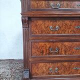 Commode Néo-Renaissance Henri II en loupe de noyer