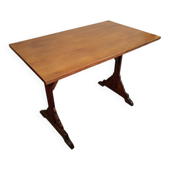 Bistro table