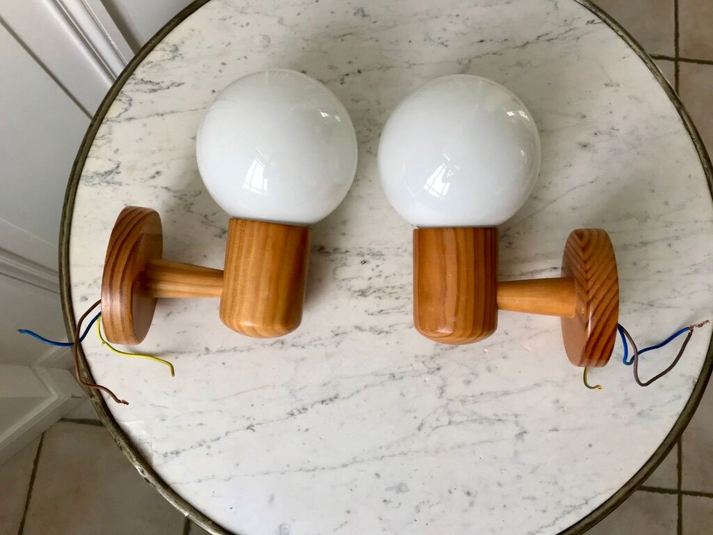 Pair of opline sconces and blond wood pine desgin years 60-70