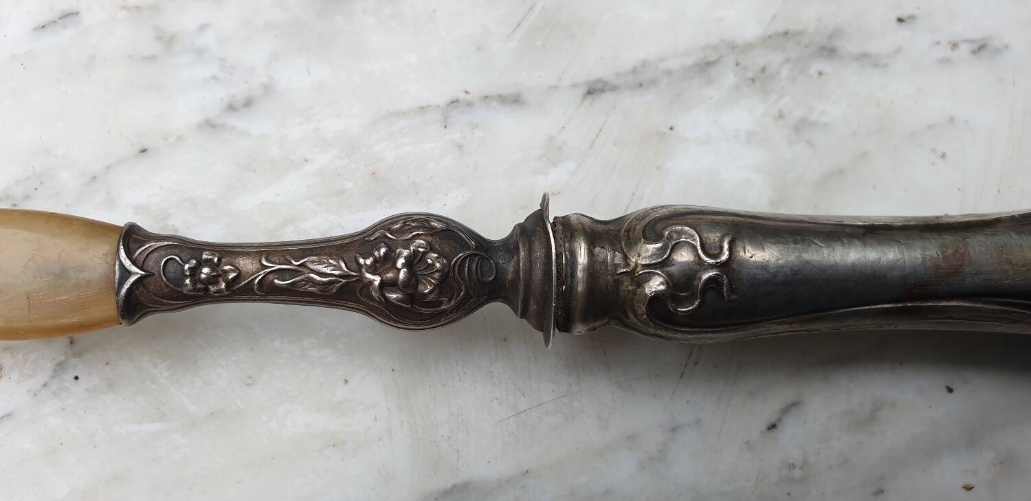 Art Nouveau salad servers in horn and silver metal