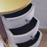 Pedestal table