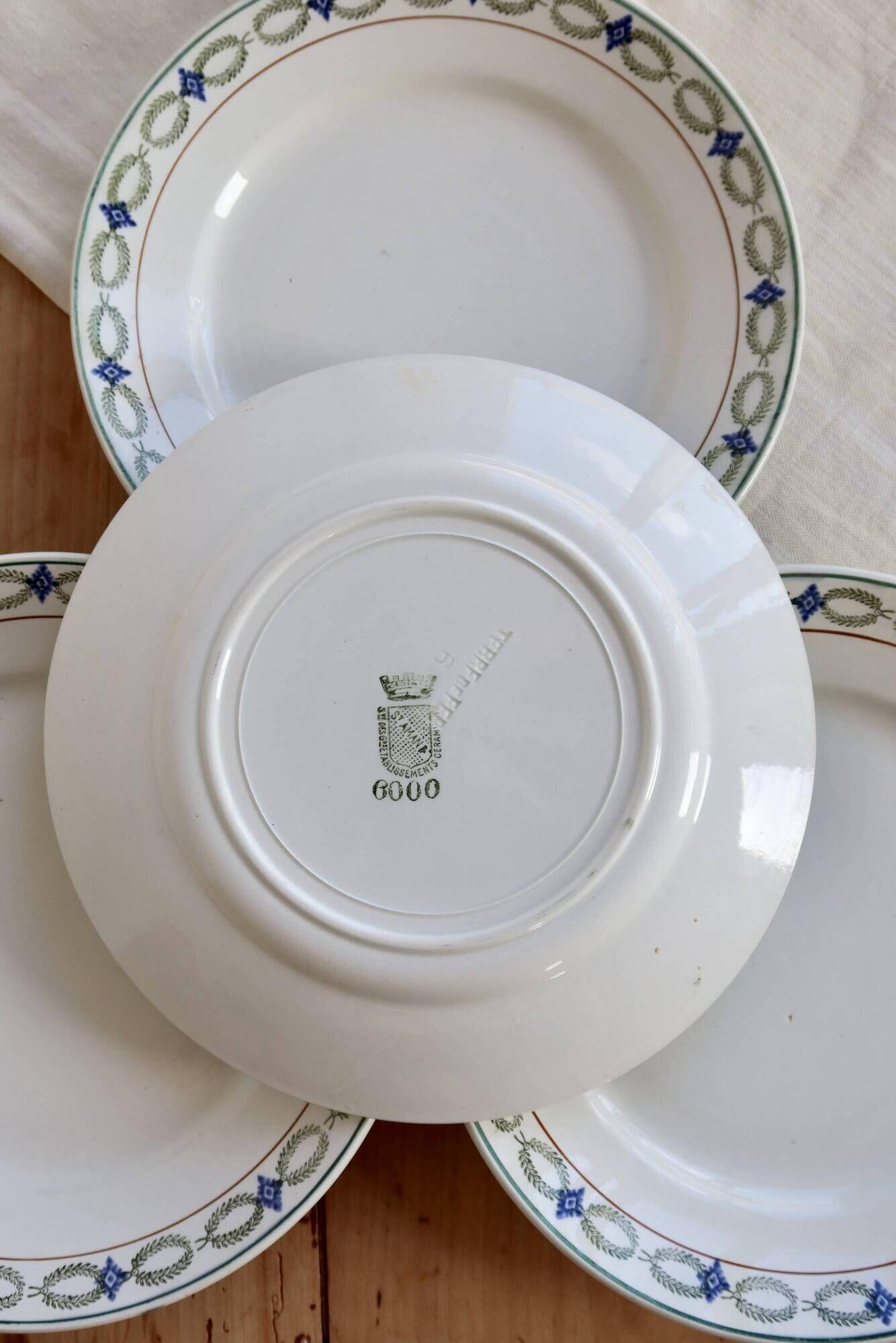 4 vintage dessert plates Terre de Fer Saint-Amand - Model 6000