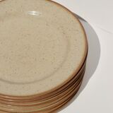 8 assiettes en grès moucheté de Tulowice