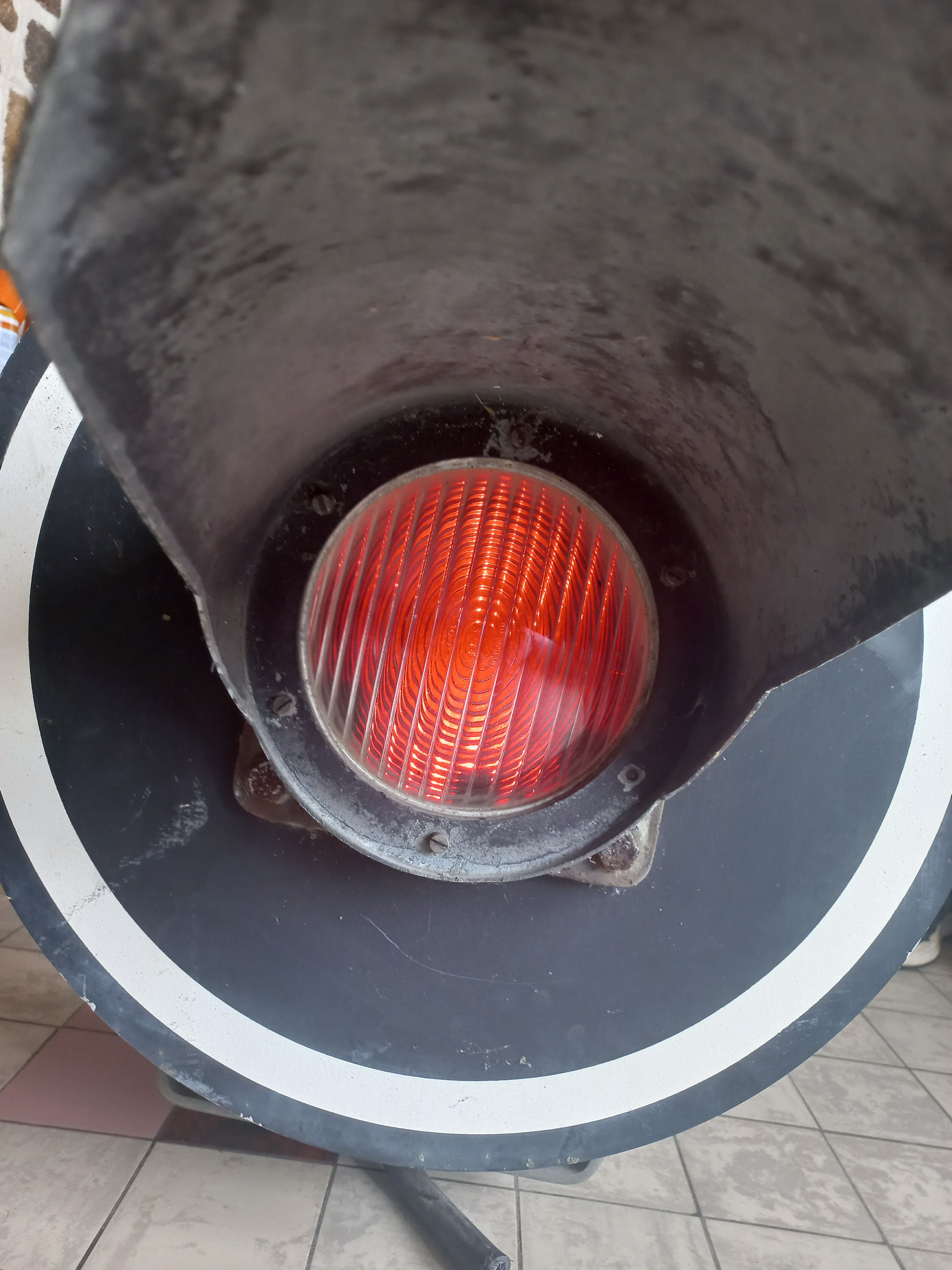 Former SNCF traffic light